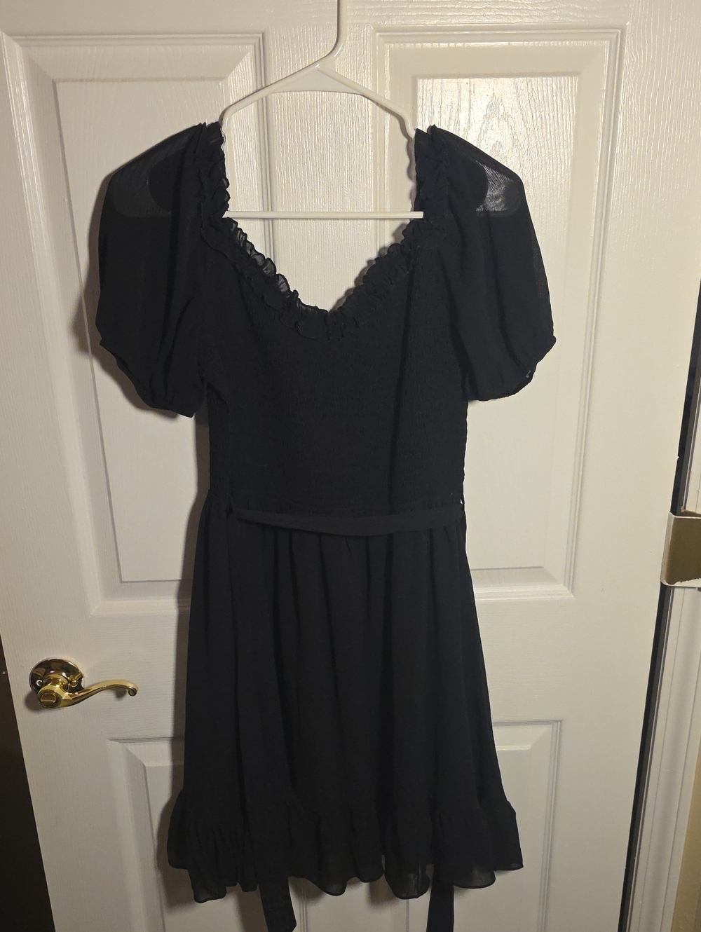 Women's Black Puff-Sleeve Smocked Waist Dress